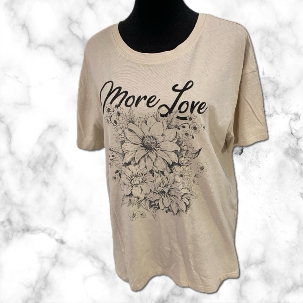 Maurices Cream Graphic Short Sleeve Tee
